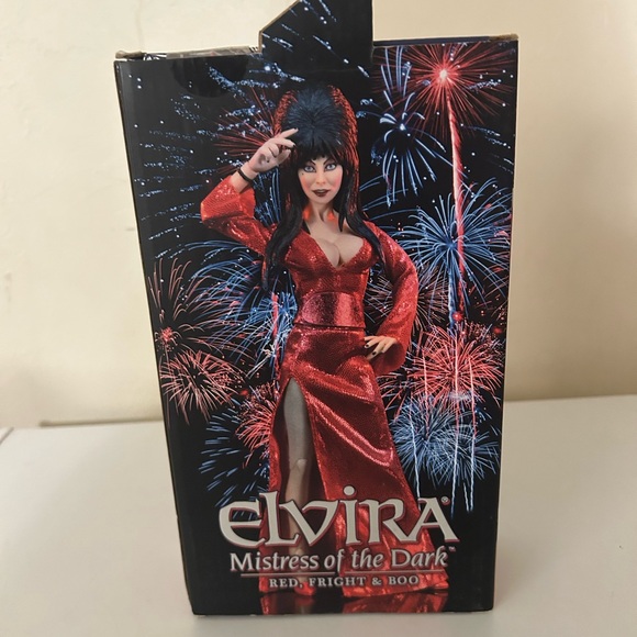 Elvira Mistress of the Dark Red Fright & Blue 6" Clothed Action Figure NIB Neca - Picture 3 of 3